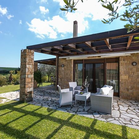 Serenity Villas, Nilie Hospitality Mgmt Fourka Exterior foto