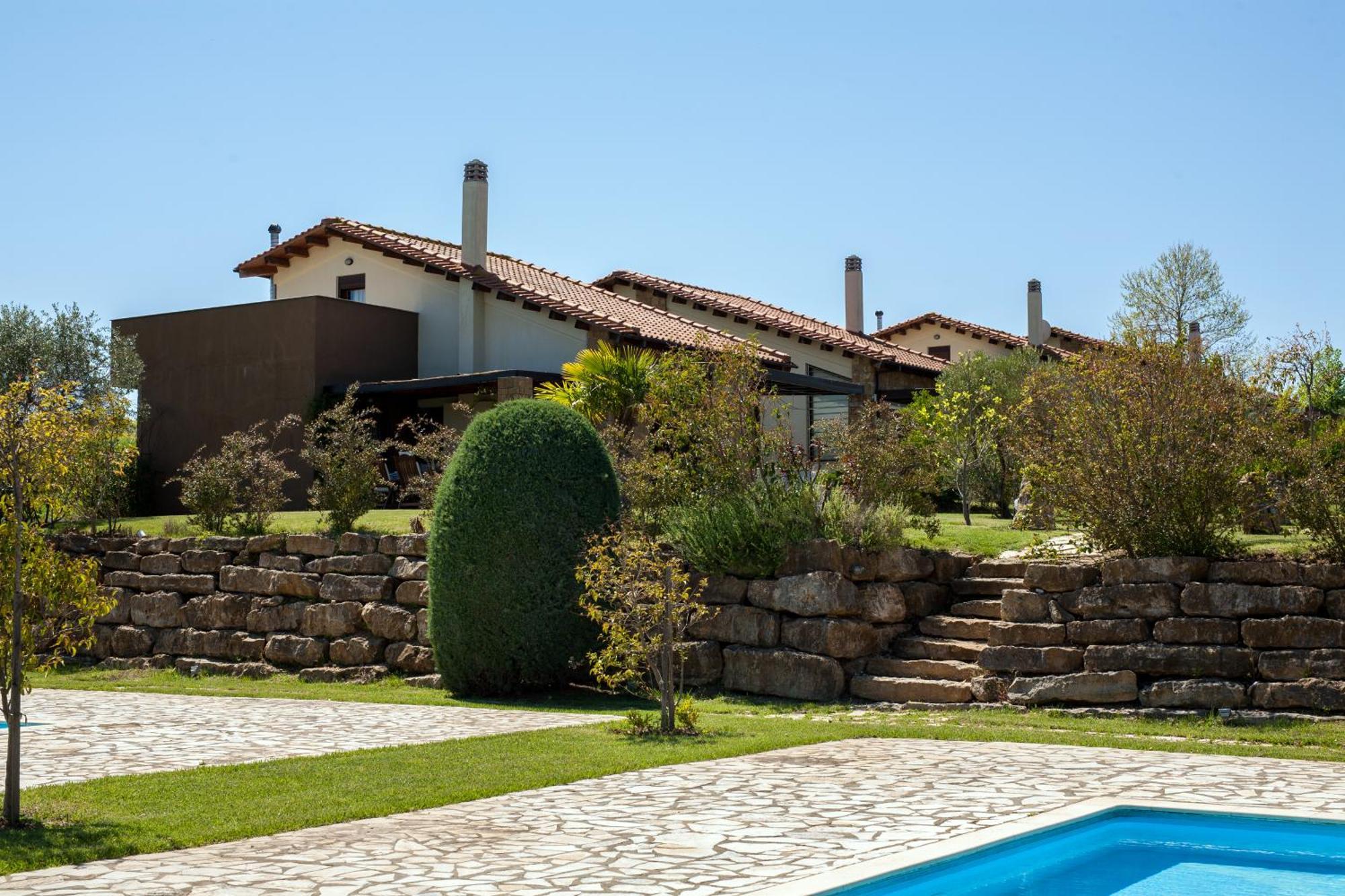 Serenity Villas, Nilie Hospitality Mgmt Fourka Exterior foto