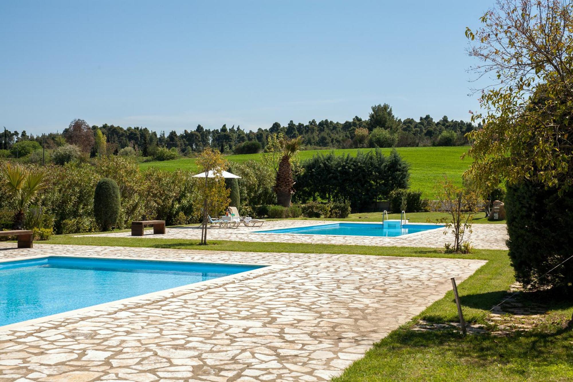 Serenity Villas, Nilie Hospitality Mgmt Fourka Exterior foto