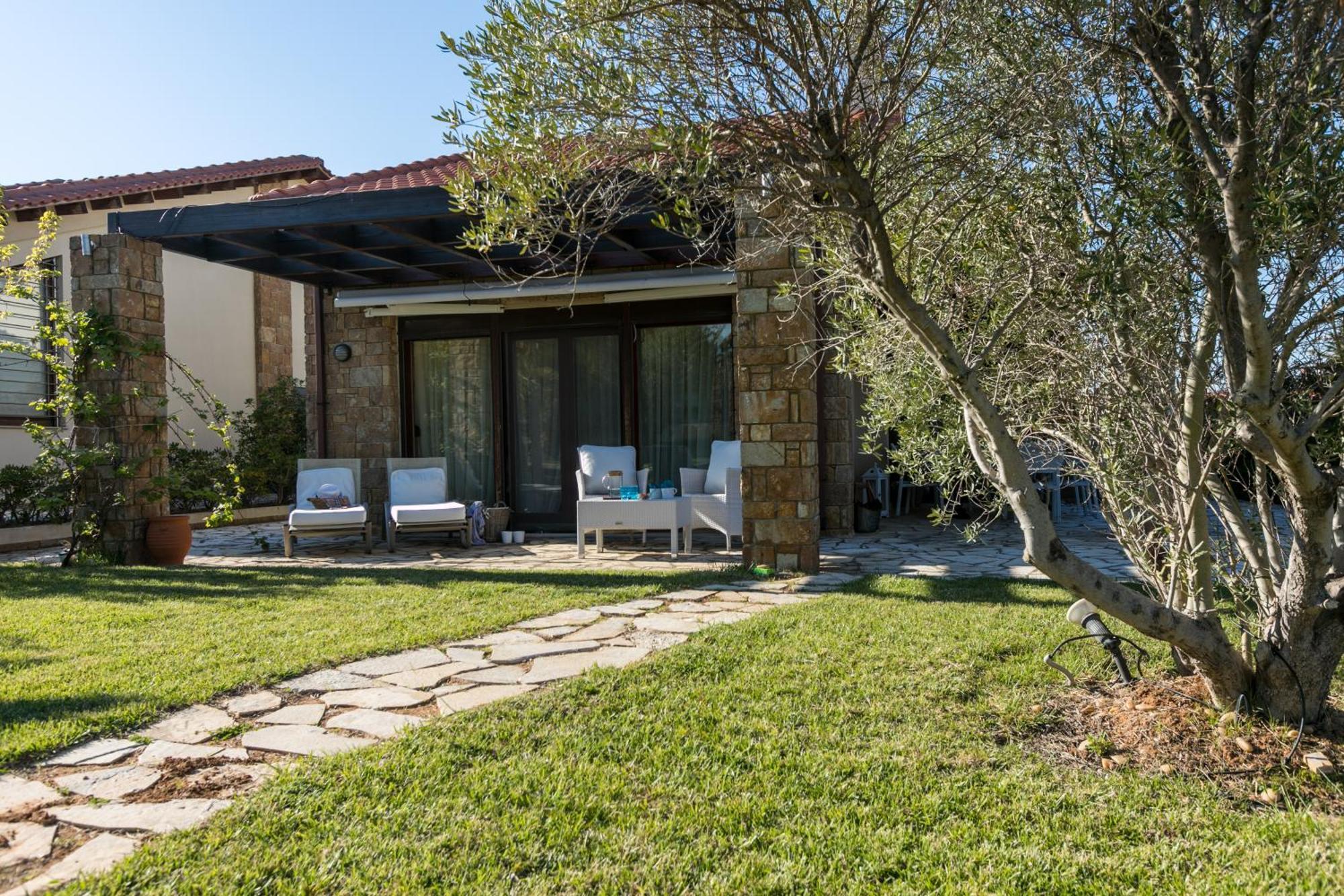 Serenity Villas, Nilie Hospitality Mgmt Fourka Exterior foto