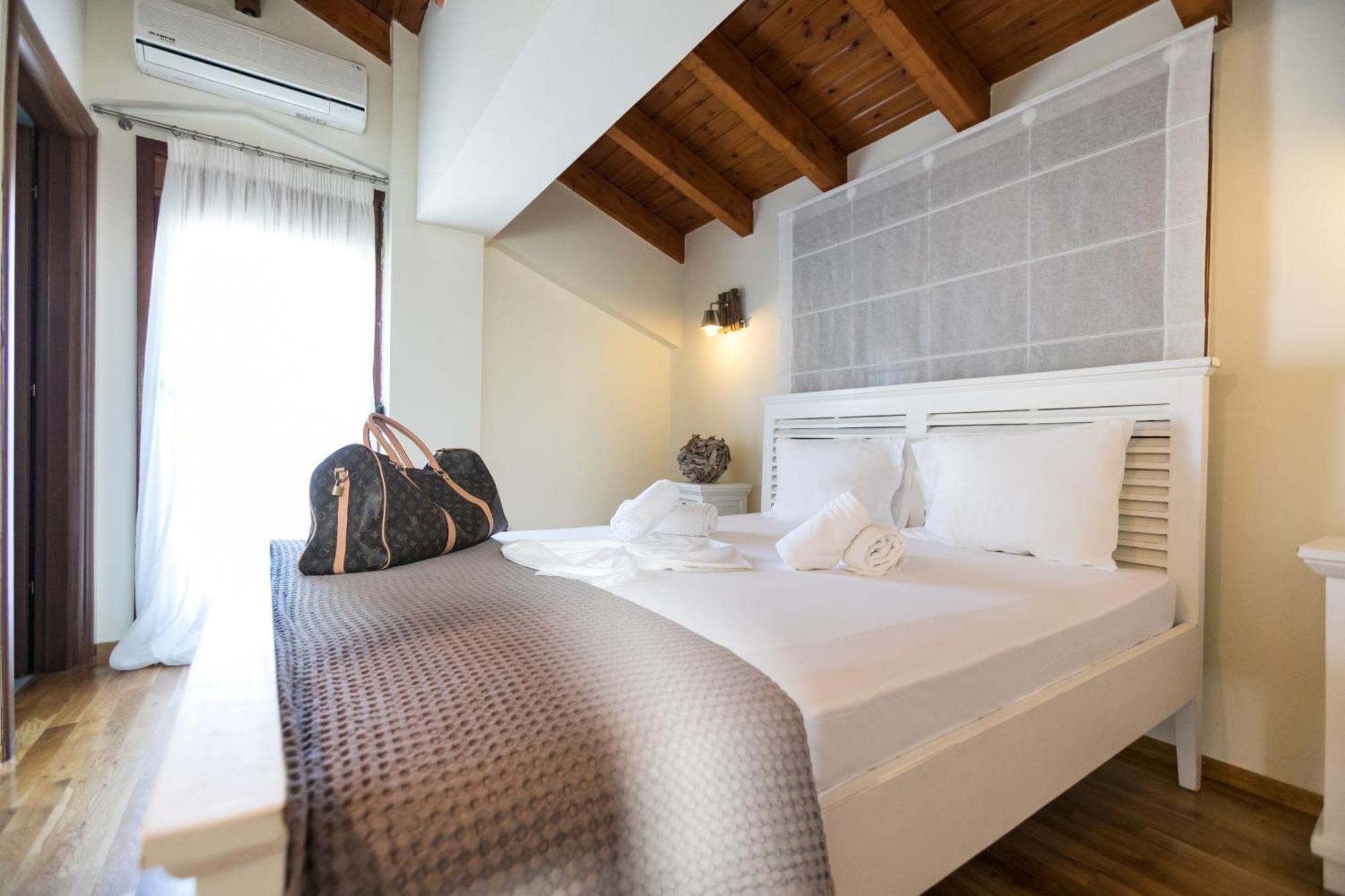 Serenity Villas, Nilie Hospitality Mgmt Fourka Exterior foto