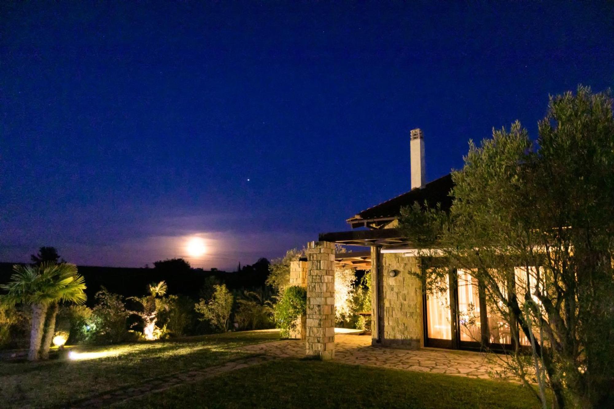 Serenity Villas, Nilie Hospitality Mgmt Fourka Exterior foto
